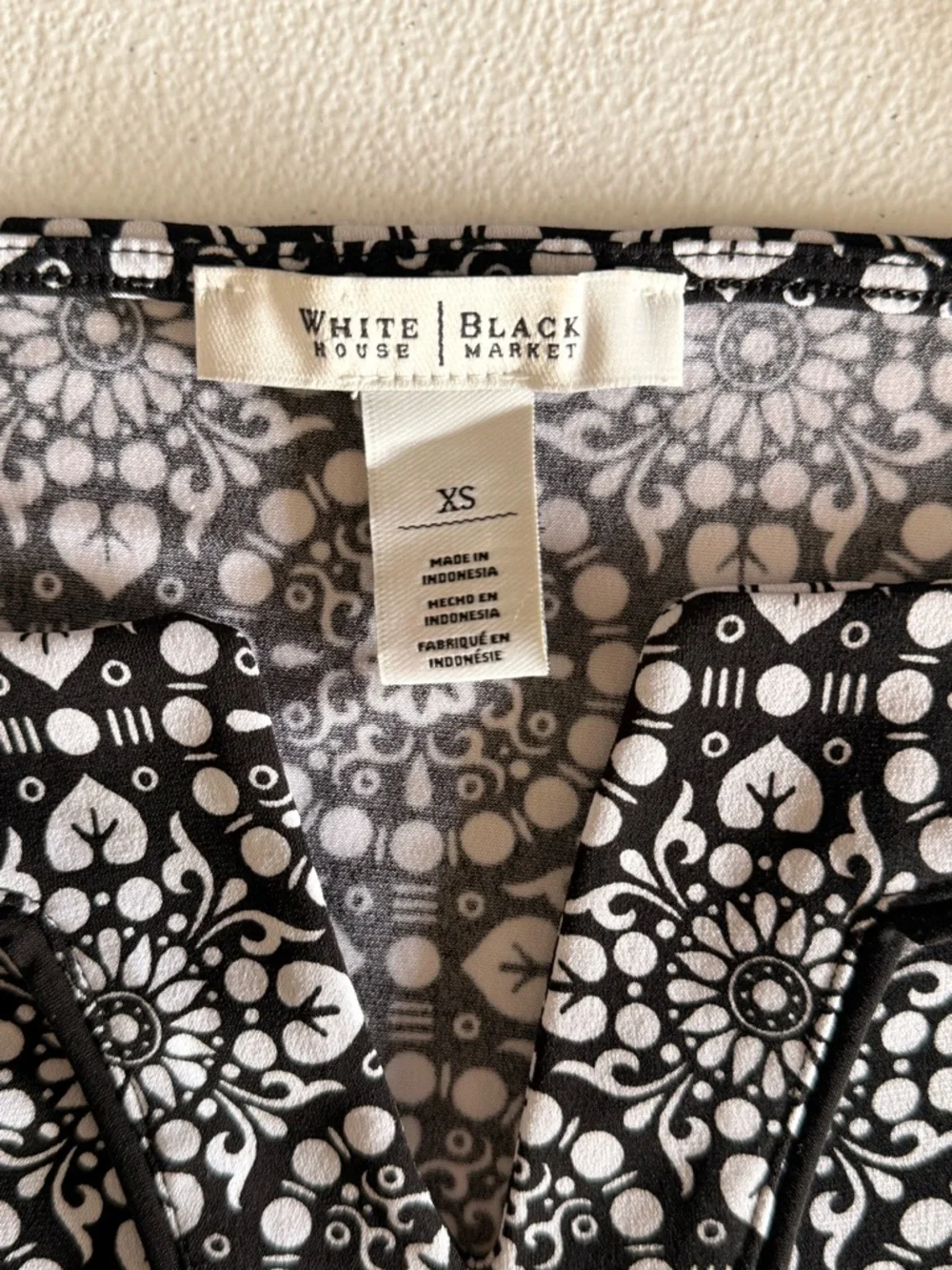 White House Black Market Black & White Printed Shift Dress - Picture 7 of 7